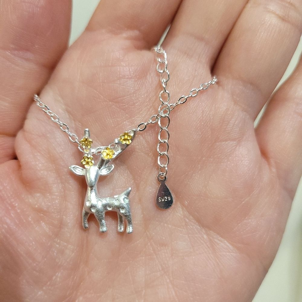 🍒NEW🍒 925 STERLING SILVER BABY REINDEER NECKLACE